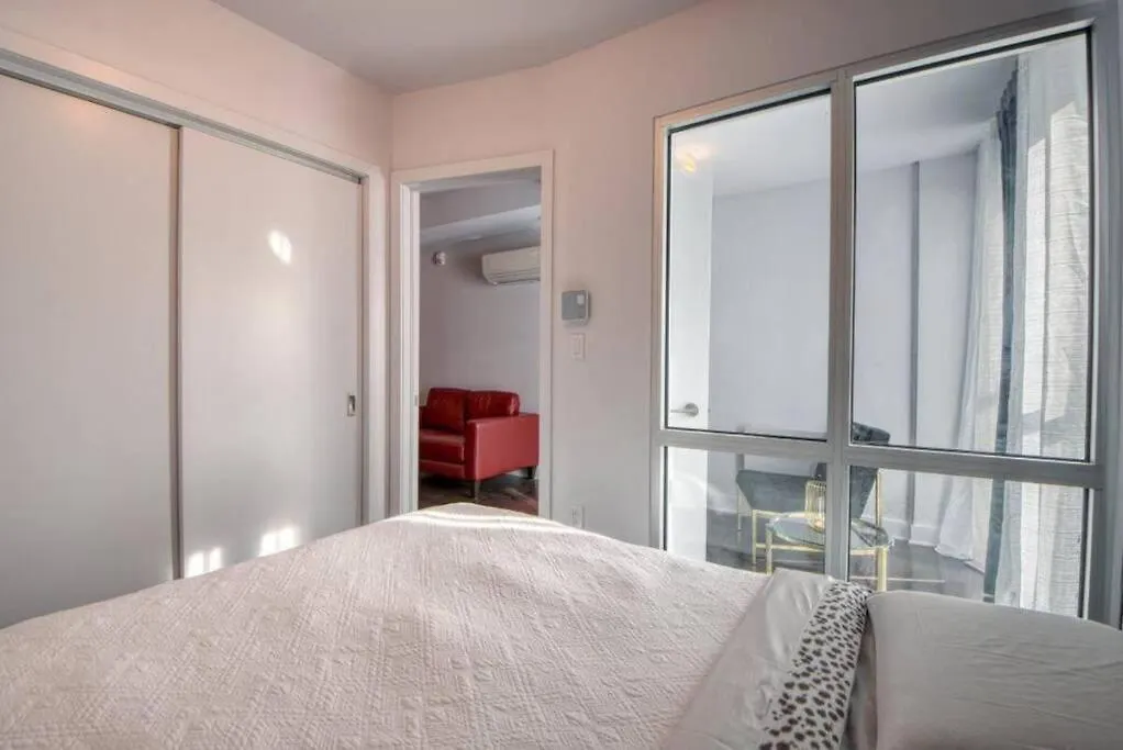 2 Bedroom Condo In The Heart Of The City Montréal 0*,
